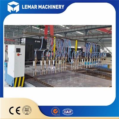 מכונת חיתוך לוחות CNC
